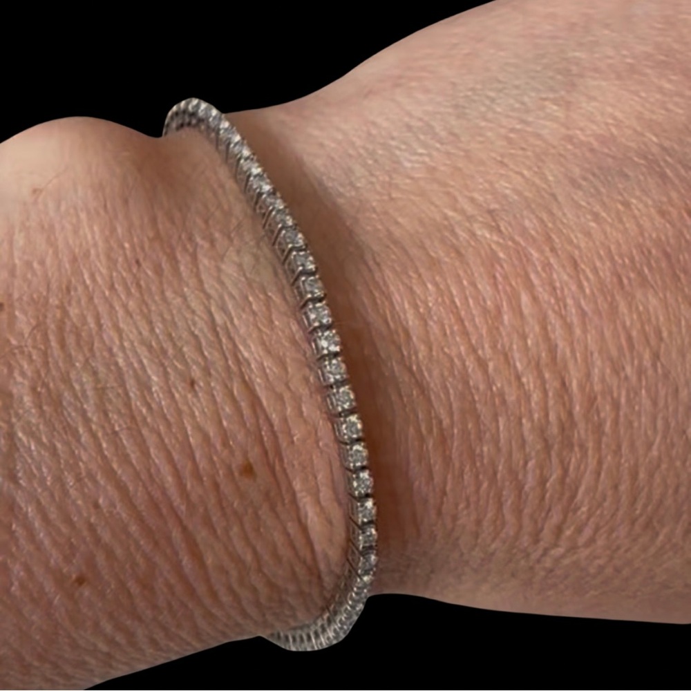 14kt White Gold Genuine 1.5ct Diamond Tennis Bracelet - Picture 5 of 9